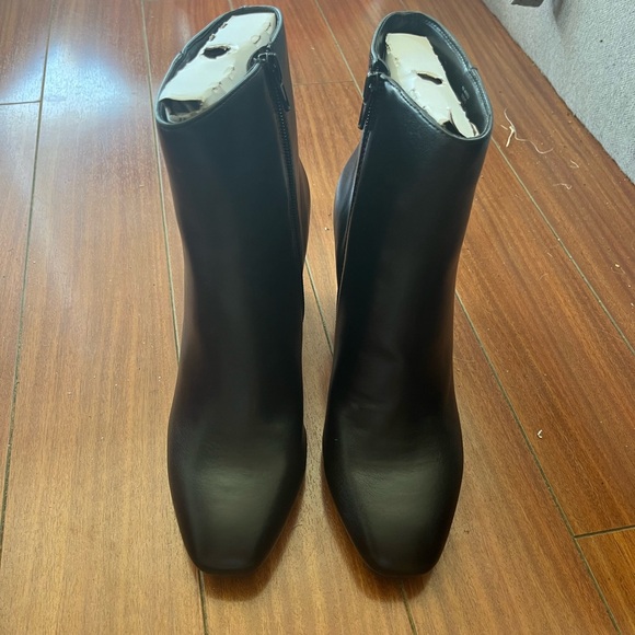 Kelly & Katie Black Booties Size 9 - Picture 4 of 4